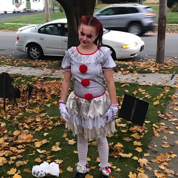 Hi! Welcome to my closet! - Picture 15 of 16